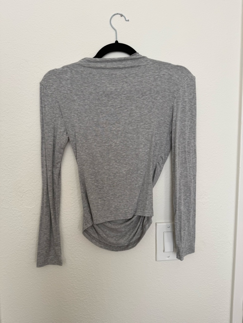 Commense Ruched Long Sleeve - Picture 8 of 8